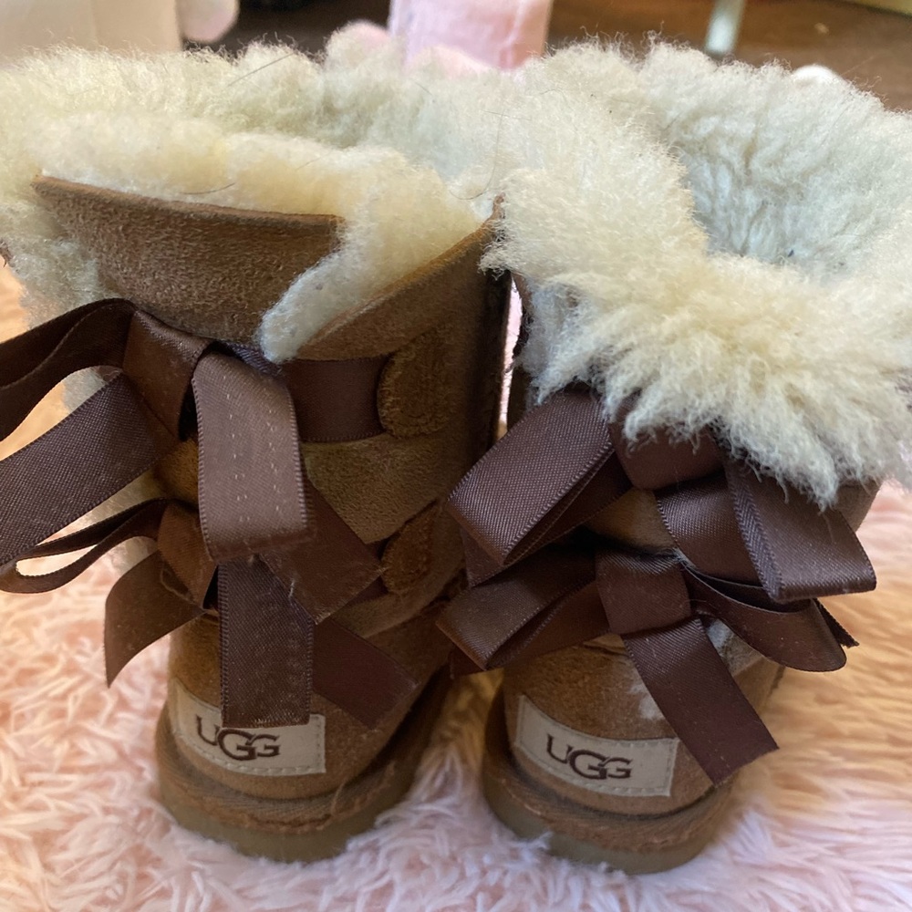 Toddler Girls Bailey Bow Ugg Boots Size 10